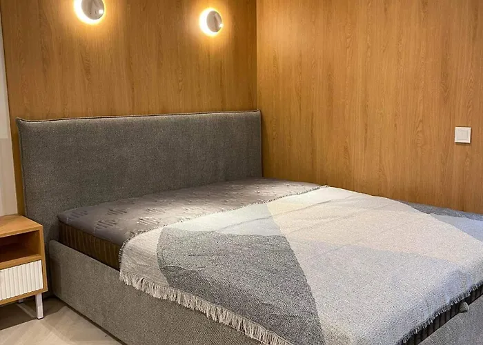 15 New Airport Lejlighed *