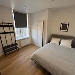 15 New Airport Lägenhet *